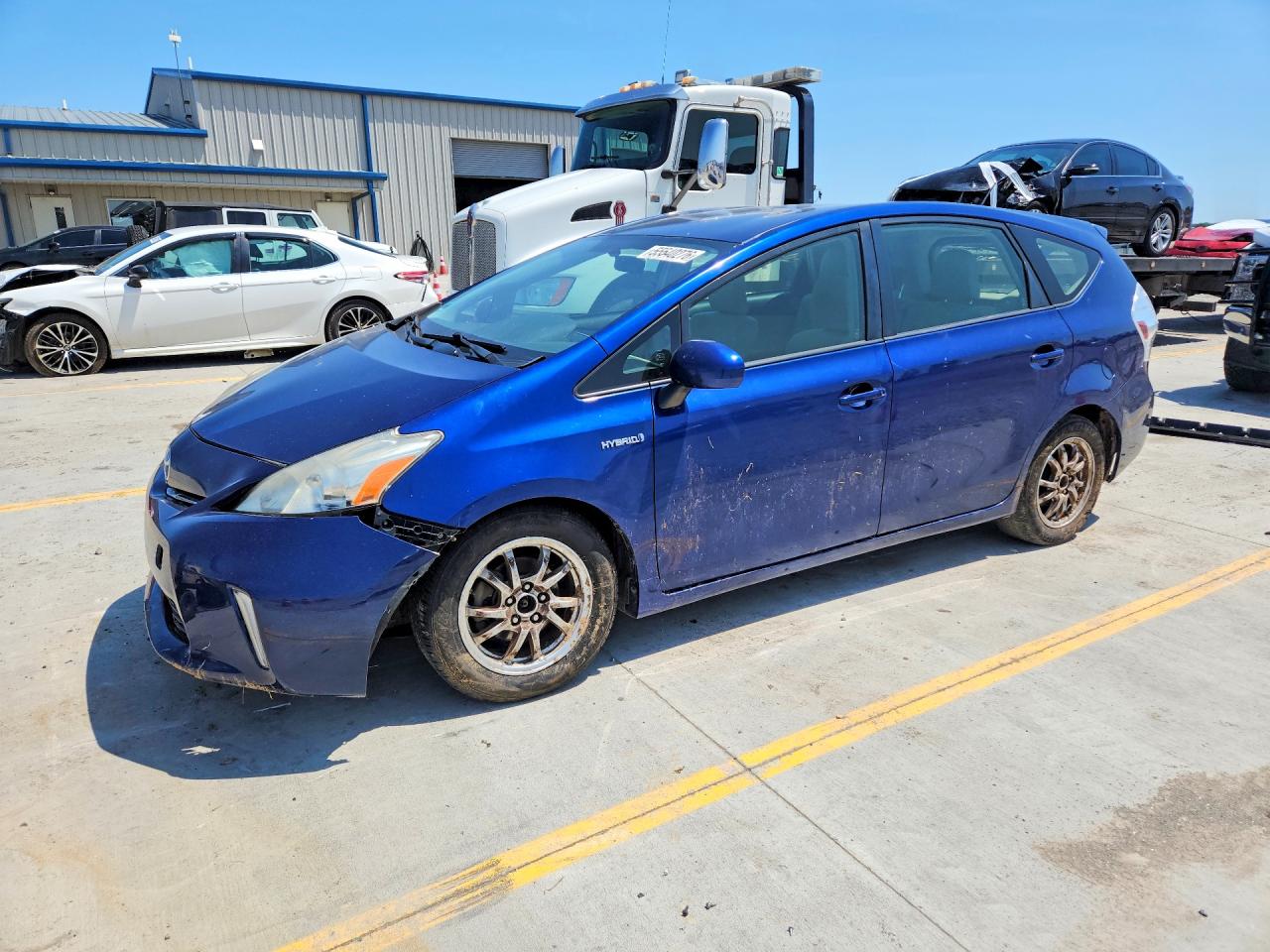 2014 Toyota Prius Two, VIN JTDZN3EU0EJ006887 — Front end