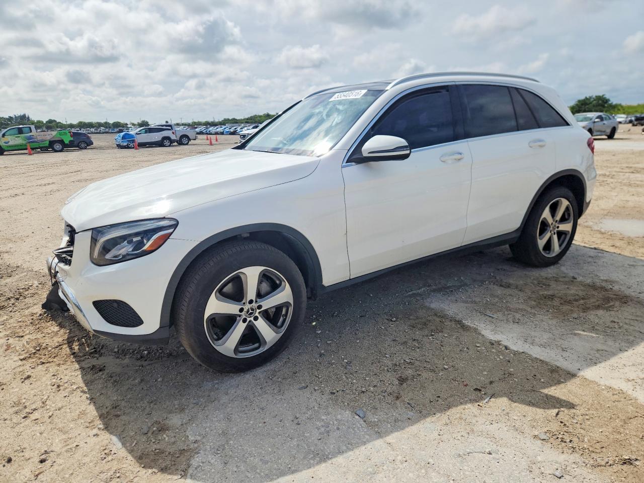 2019 Mercedes-Benz GLC 300, VIN WDC0G4JB1KV167664 — Front end