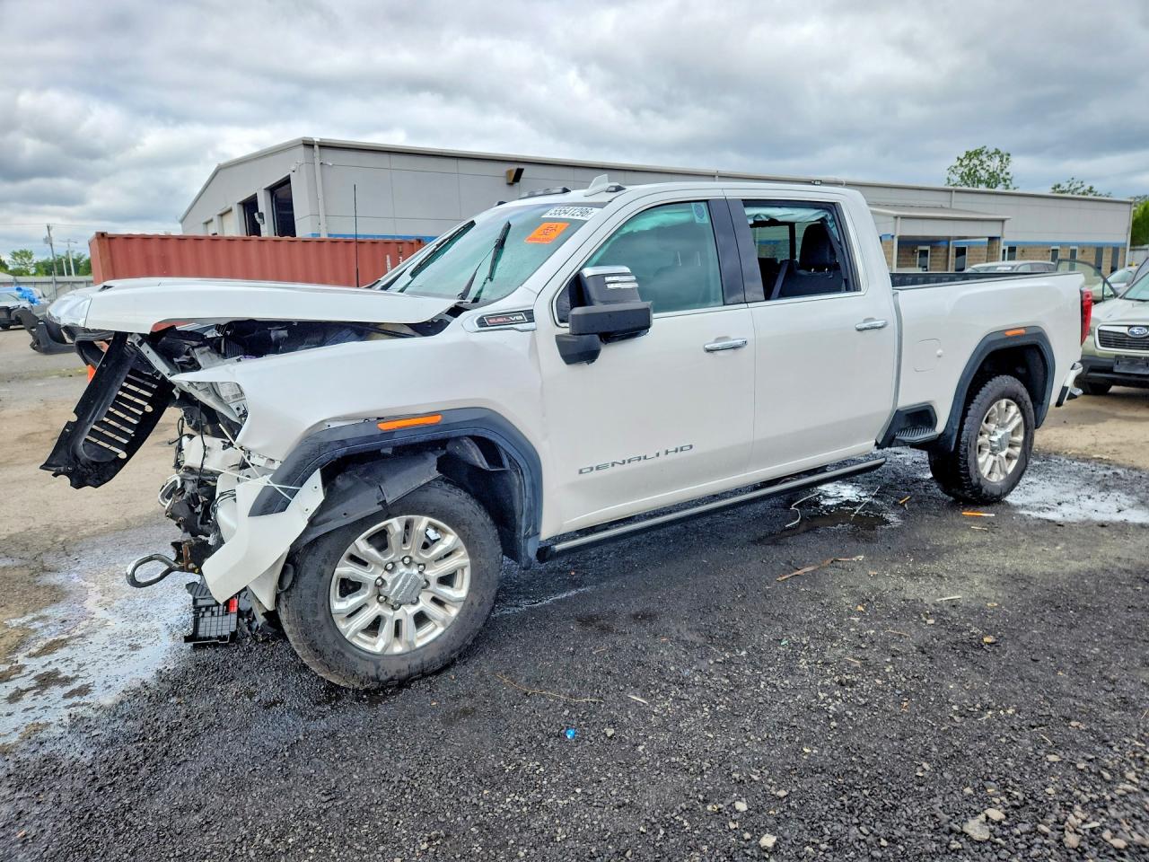 2023 GMC Sierra 2500HD Denali, VIN 1GT49RE74PF108338 — Front end
