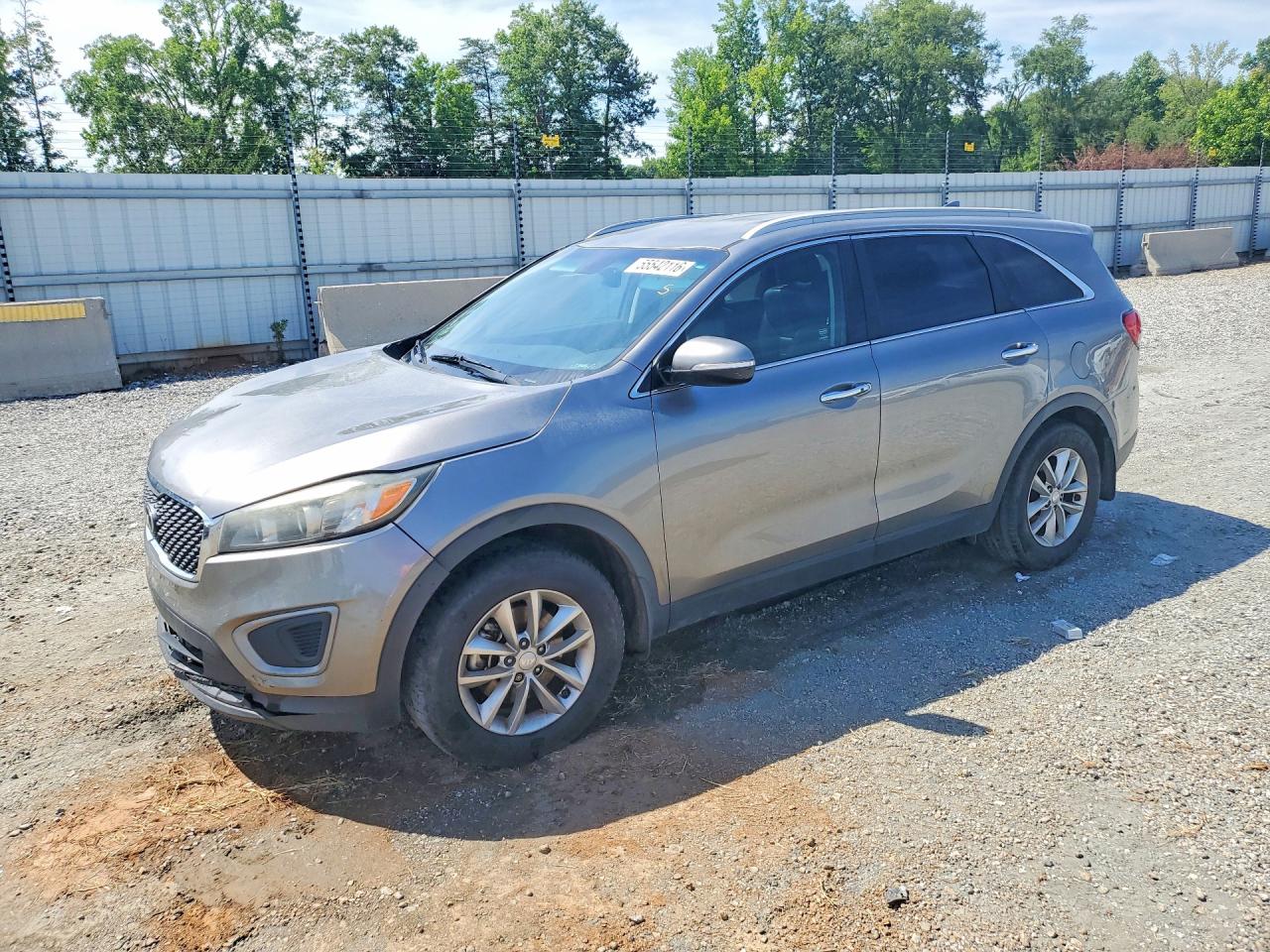 2017 Kia Sorento LX, VIN 5XYPG4A38HG279911 — Front end