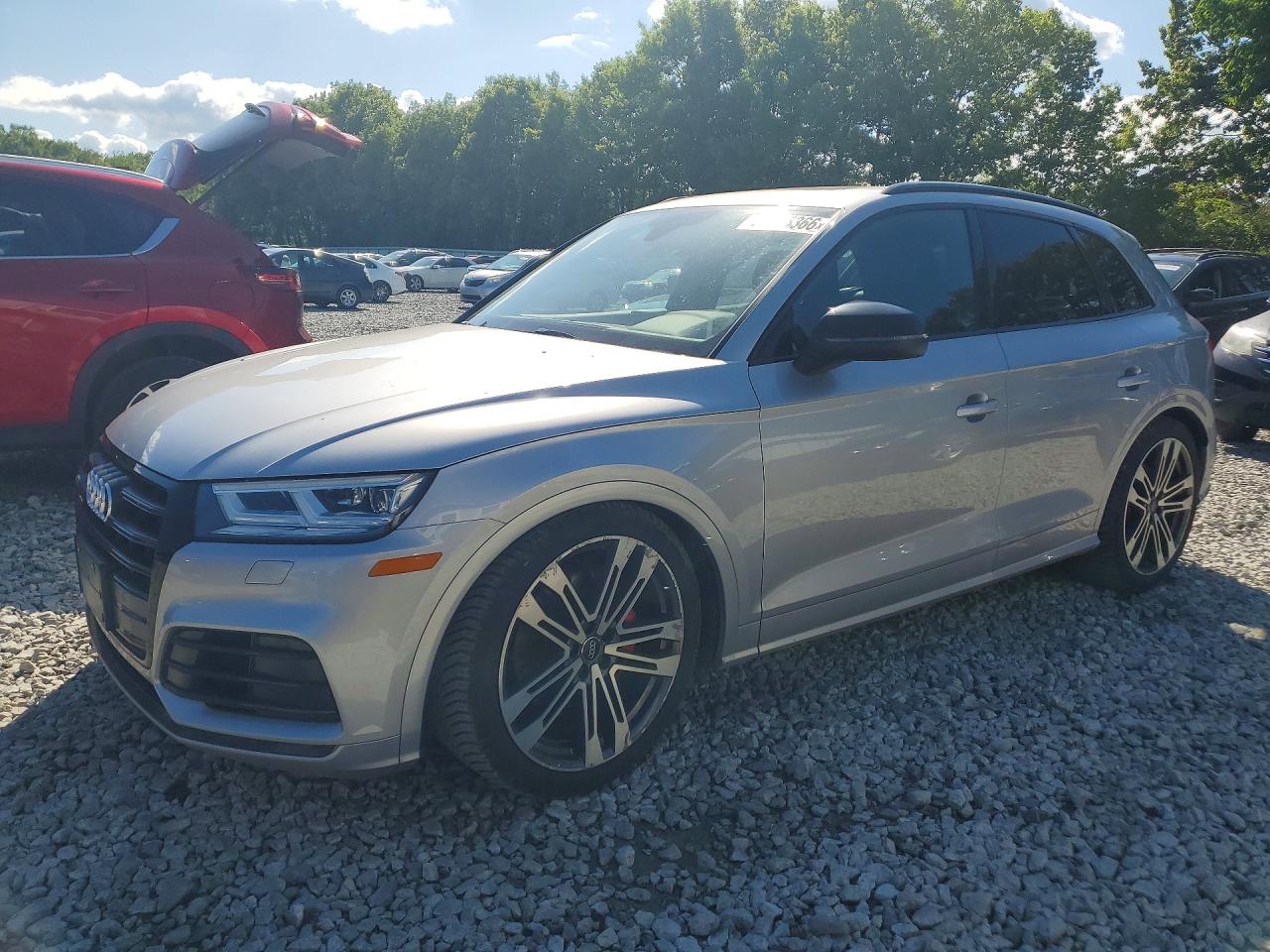 2020 Audi SQ5 Premium Plus, VIN WA1B4AFY3L2064374 — Перед