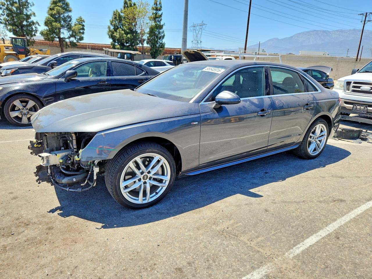 2021 Audi A4 S line Premium Plus, VIN WAUEAAF43MA078806 — Перед