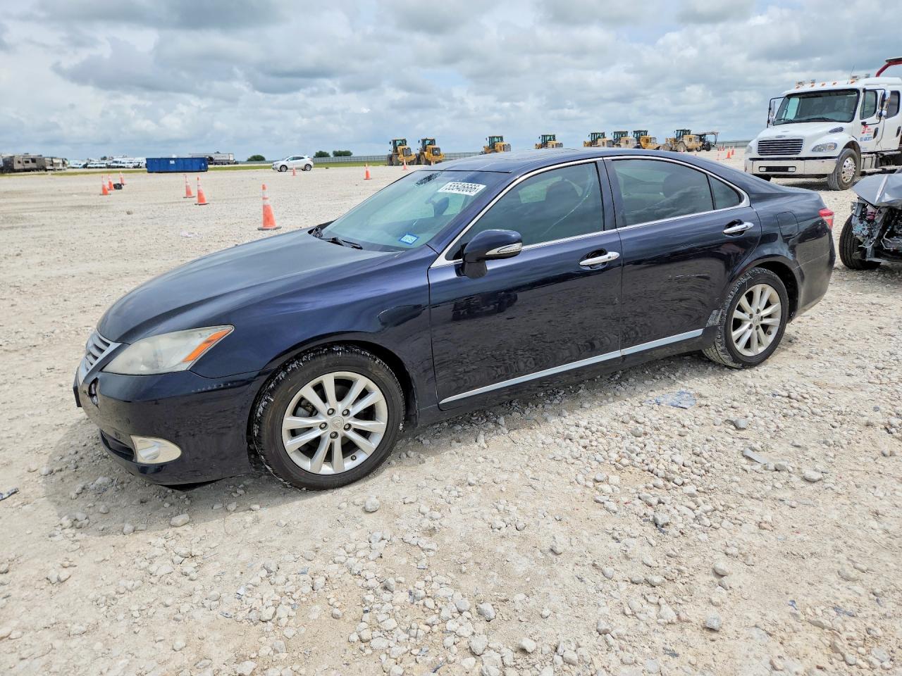 2010 Lexus ES 330, VIN JTHBK1EG9A2395329 — Front end