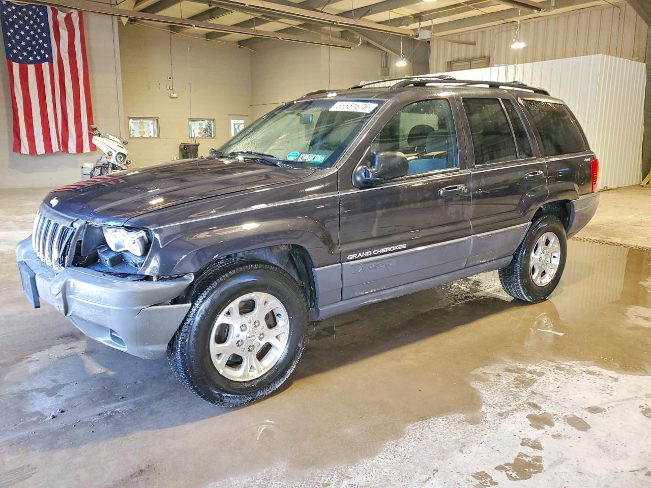 1999 Jeep Grand Cherokee Laredo, VIN 1J4GW58S7XC553733 — Front end
