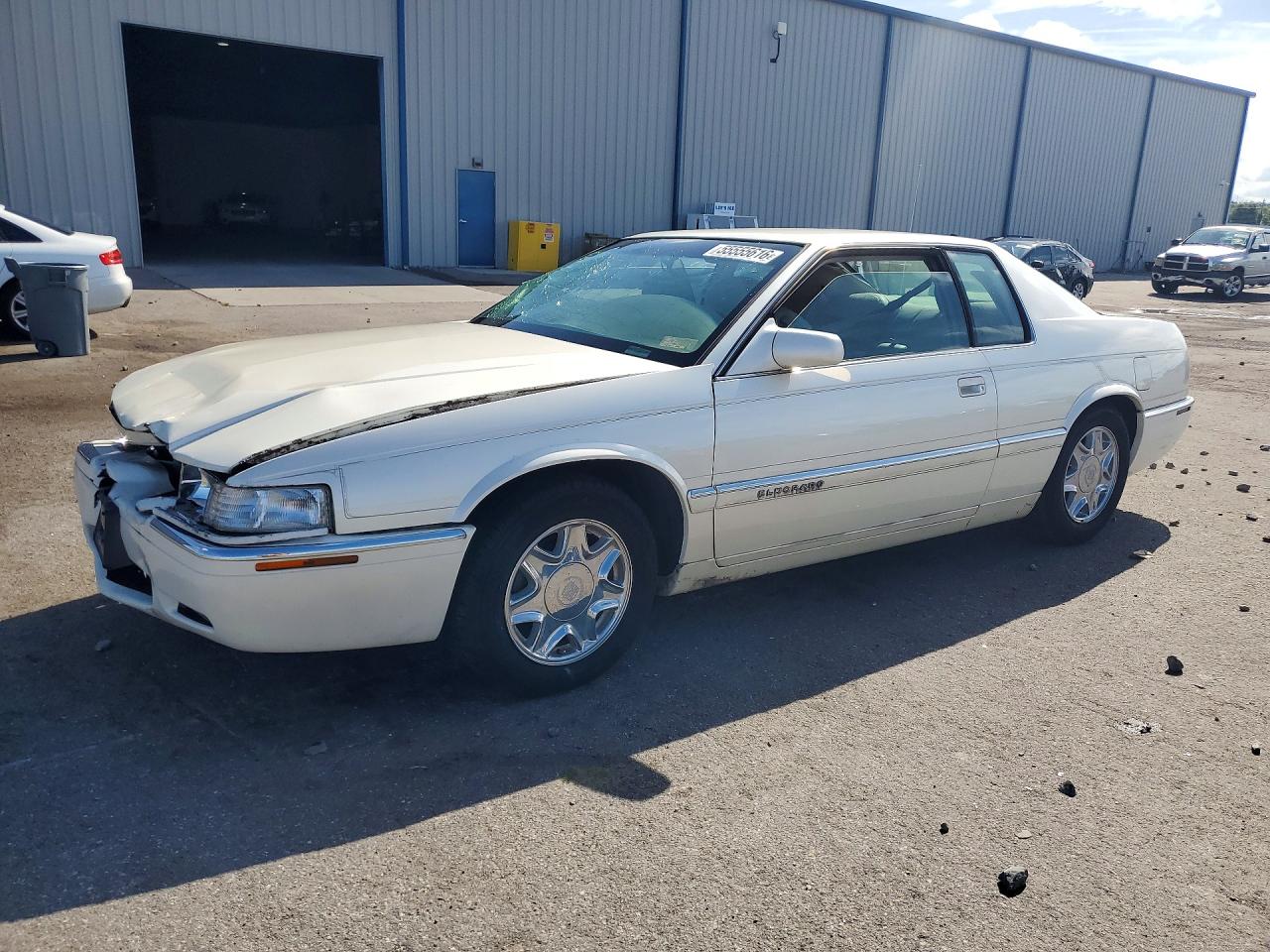 1997 Cadillac Eldorado, VIN 1G6EL12YXVU616796 — Перед