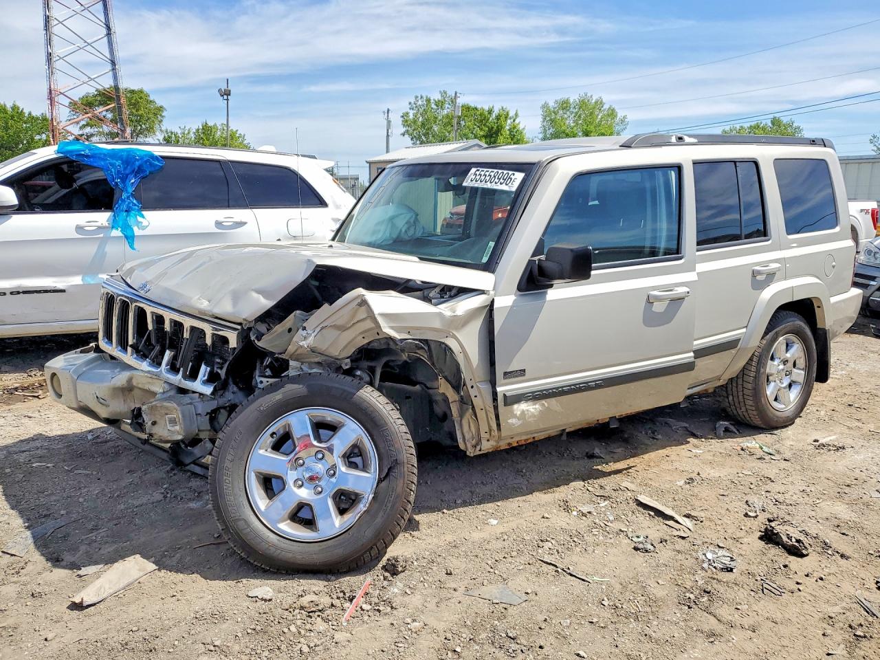 2007 Jeep Commander Sport, VIN 1J8HG48K97C669641 — Front end