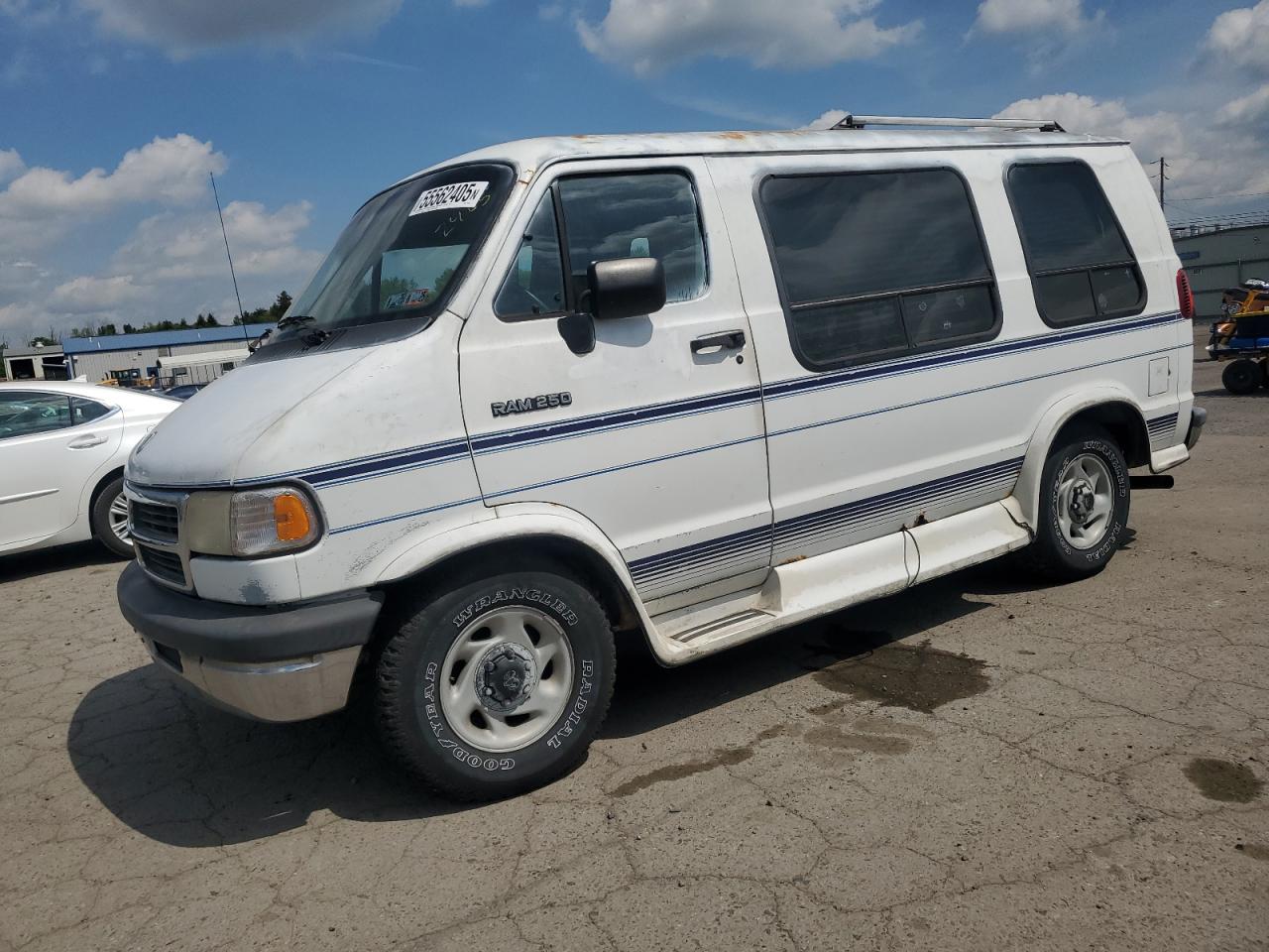 1994 Dodge Cargo, VIN 2B6HB21XXRK155661 — Side