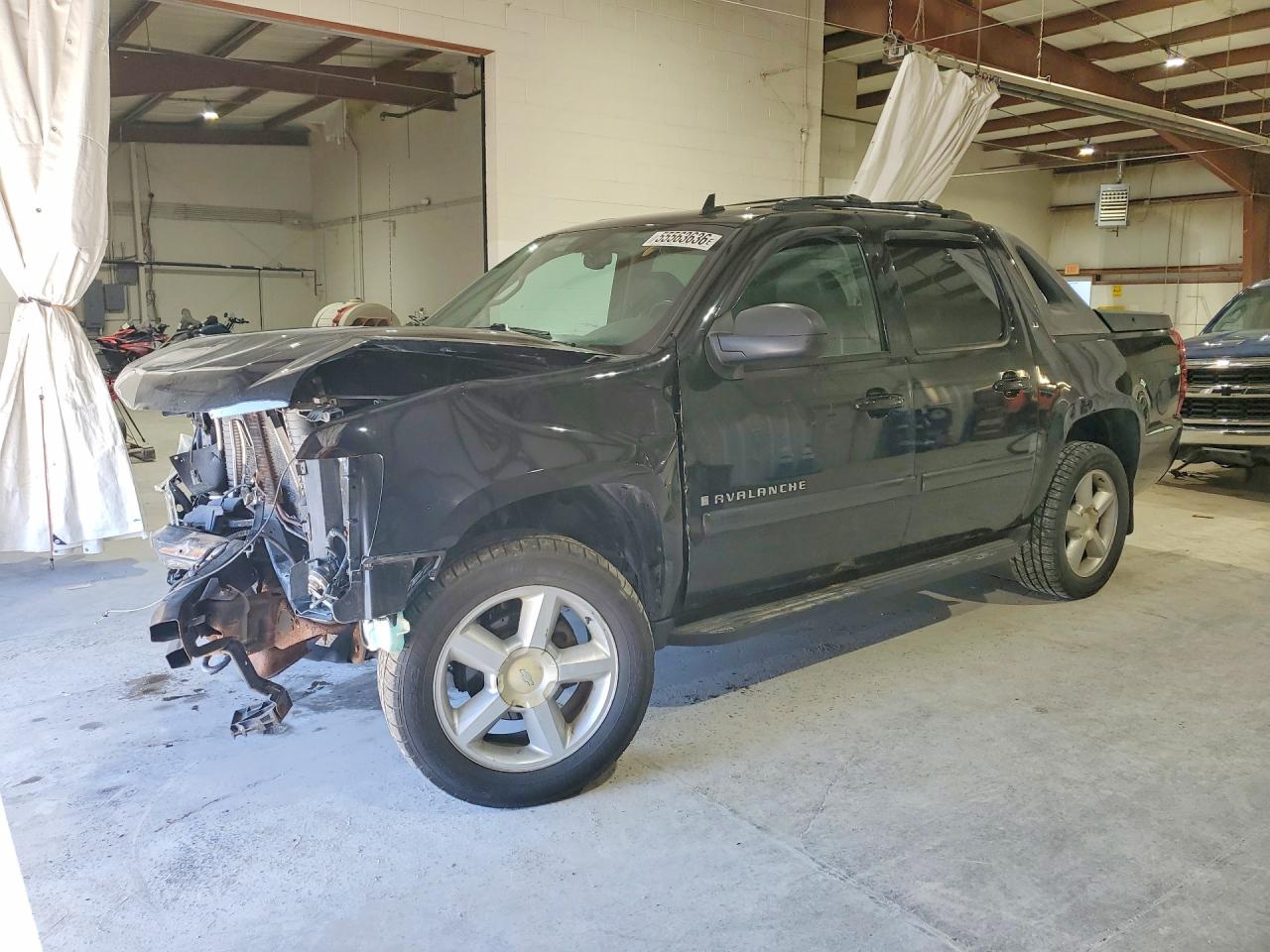 2008 Chevrolet Avalanche LTZ, VIN 3GNFK12338G249554 — Front end