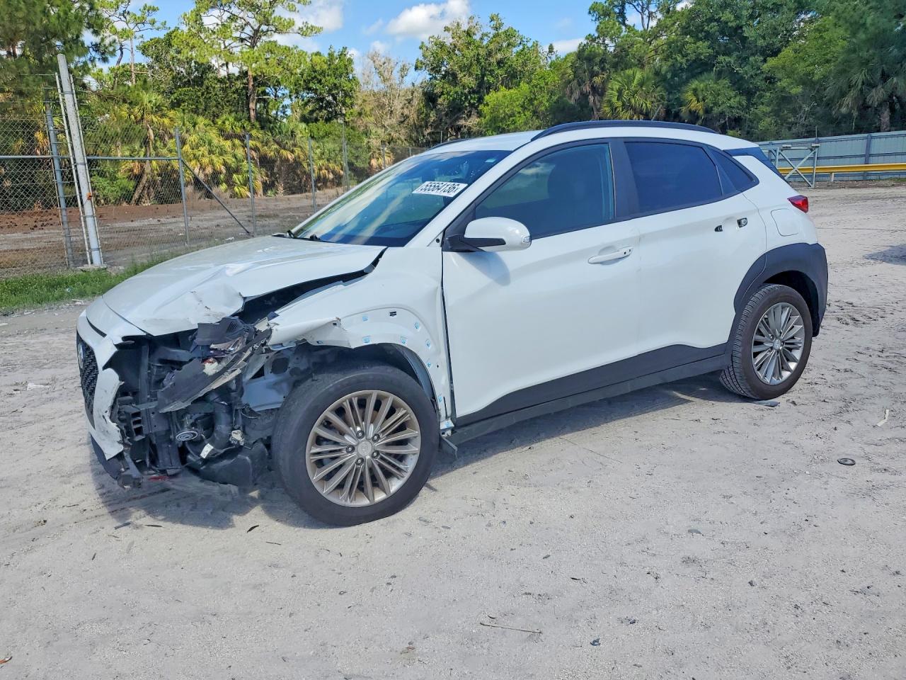 2019 Hyundai Kona SEL, VIN KM8K22AA9KU214451 — Front end