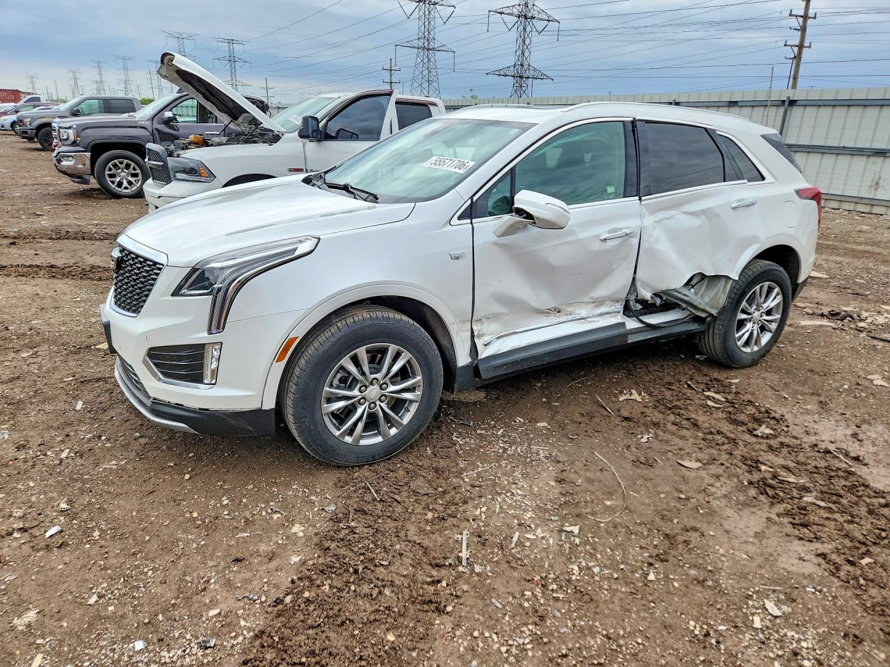 2022 Cadillac XT5 AWD Premium Luxury, VIN 1GYKNDR49NZ125633 — Side