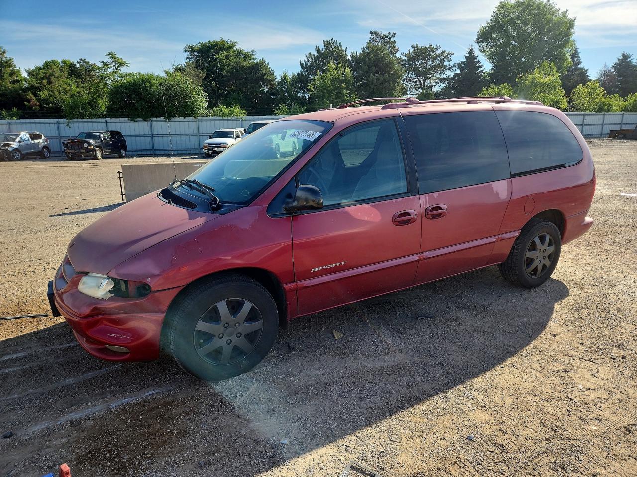 1998 Dodge Caravan SE, VIN 1B4GP44G8WB568497 — Перед