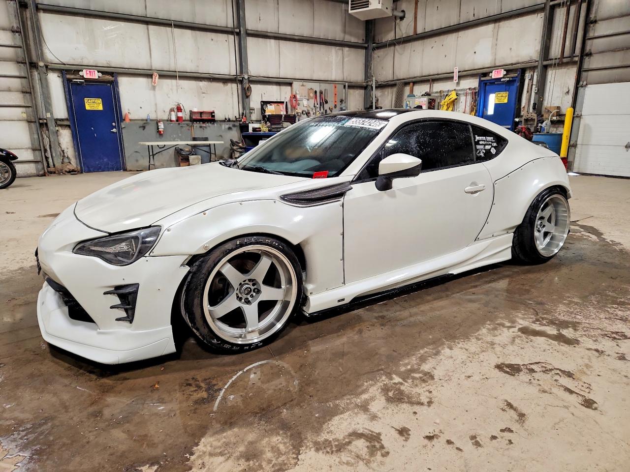 2014 Subaru BRZ Limited, VIN JF1ZCAC17E9605800 — Minor dents and scratches