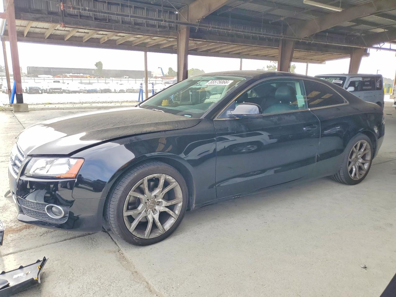 2011 Audi A5 Premium, VIN WAUCFAFR1BA004446 — Перед