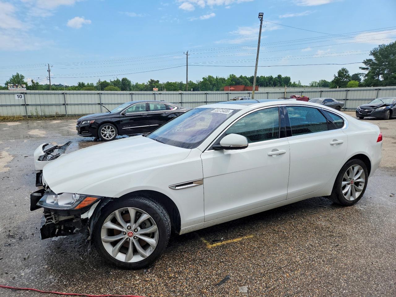 2019 Jaguar XF 25t Premium, VIN SAJBD4FX6KCY79564 — Front end