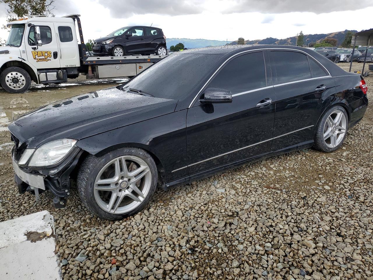 2011 Mercedes-Benz E 550 Luxury, VIN WDDHF7CB6BA304329 — Front end