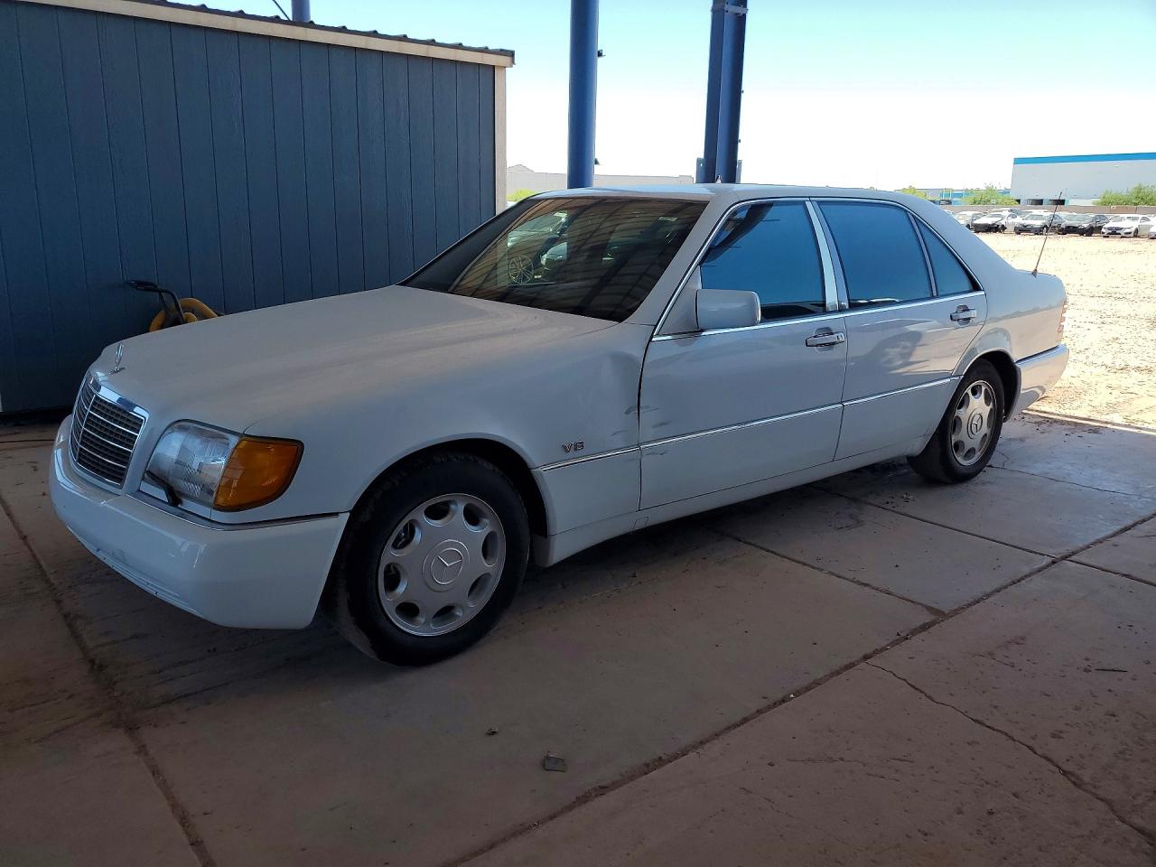 1993 Mercedes-Benz S 320, VIN WDBGA43E7PA098781 — Front end