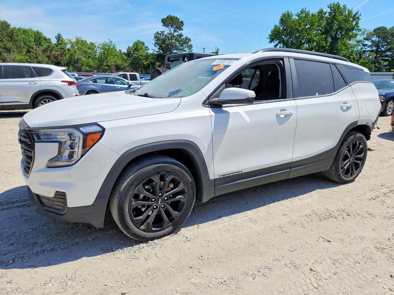 2022 GMC Terrain SLE, VIN 3GKALTEV6NL206018 — Rear end