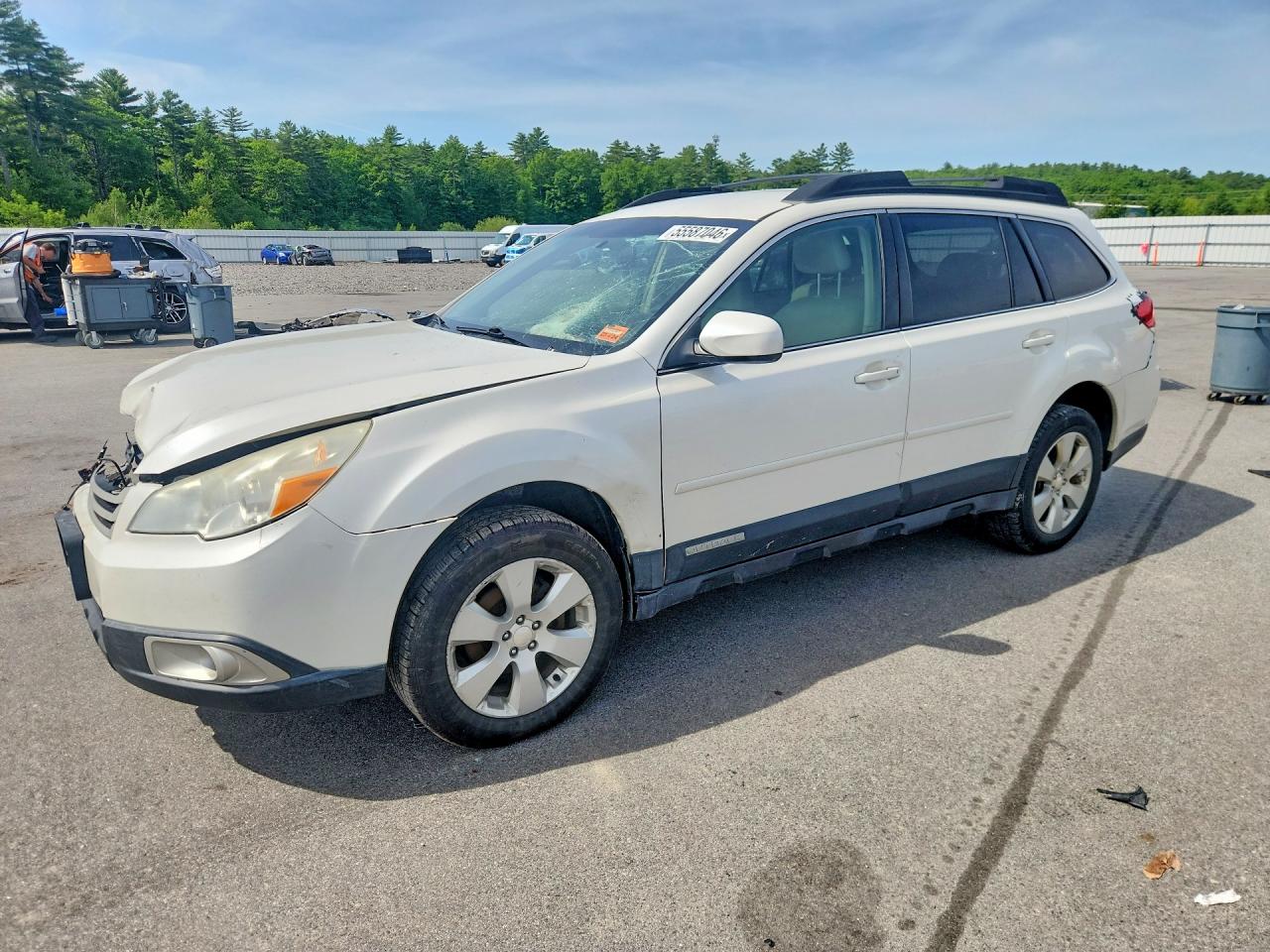 2012 Subaru Outback Prem, VIN 4S4BRBCC8C3218377 — Front end