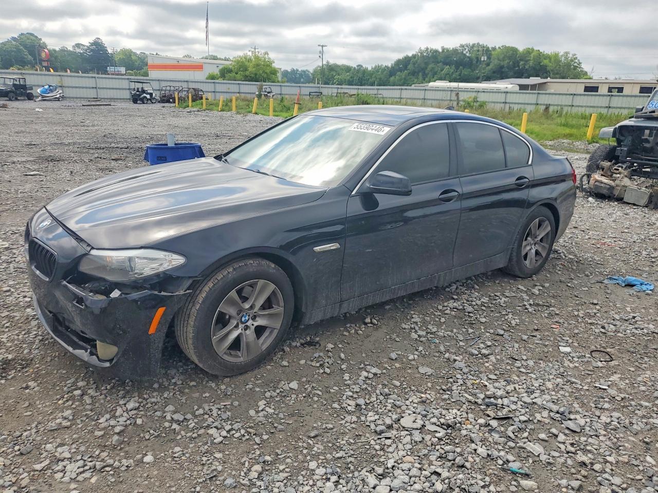 2011 BMW 5 Series 528i, VIN WBAFR1C59BC750380 — Front end