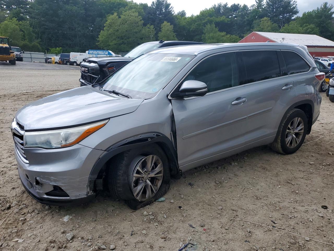 2015 Toyota Highlander XLE, VIN 5TDJKRFH0FS138868 — Front end