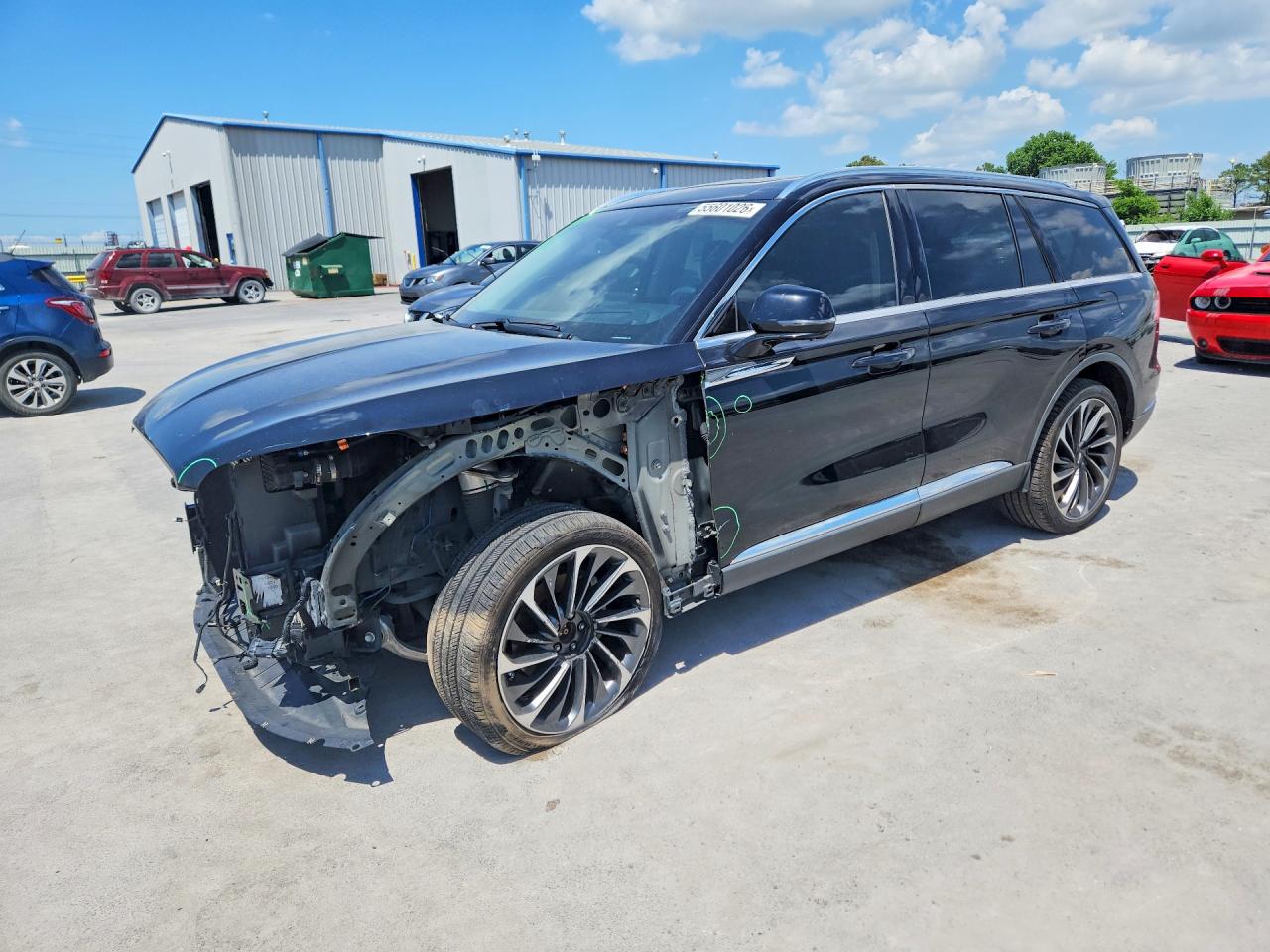 2021 Lincoln Aviator Reserve, VIN 5LM5J7XC5MGL03101 — Front end