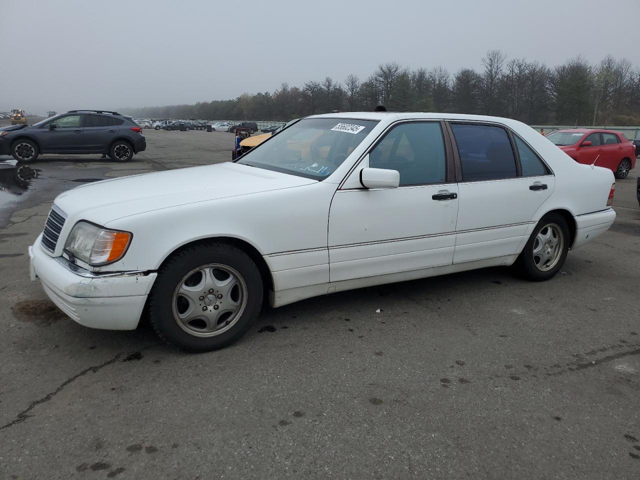 1999 Mercedes-Benz S 320/430/500, VIN WDBGA33G0XA420334 — Minor dents and scratches