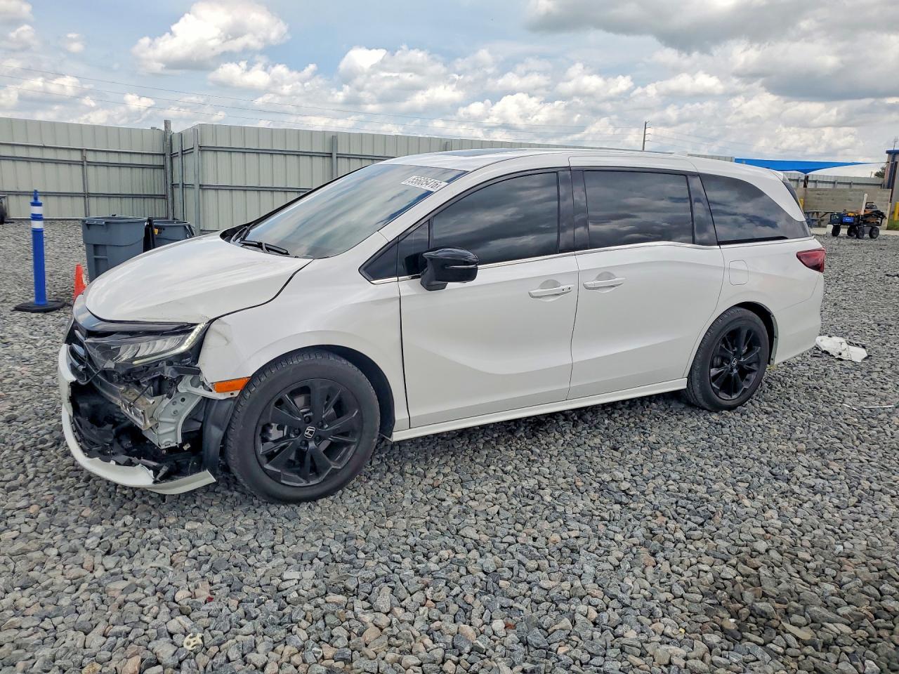 2024 Honda Odyssey Sport, VIN 5FNRL6H79RB069366 — Front end