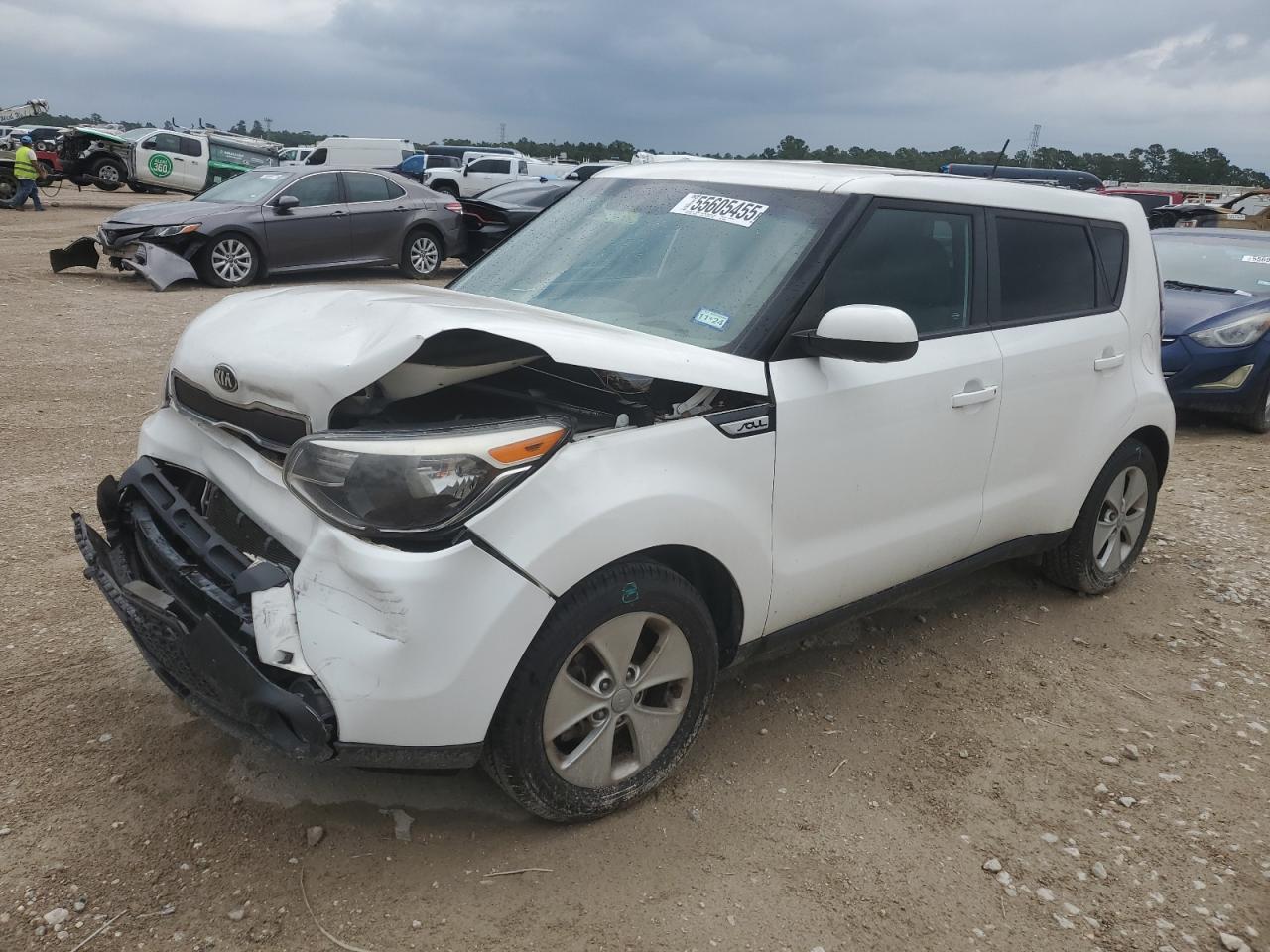 2016 Kia Soul, VIN KNDJN2A23G7360365 — Front end