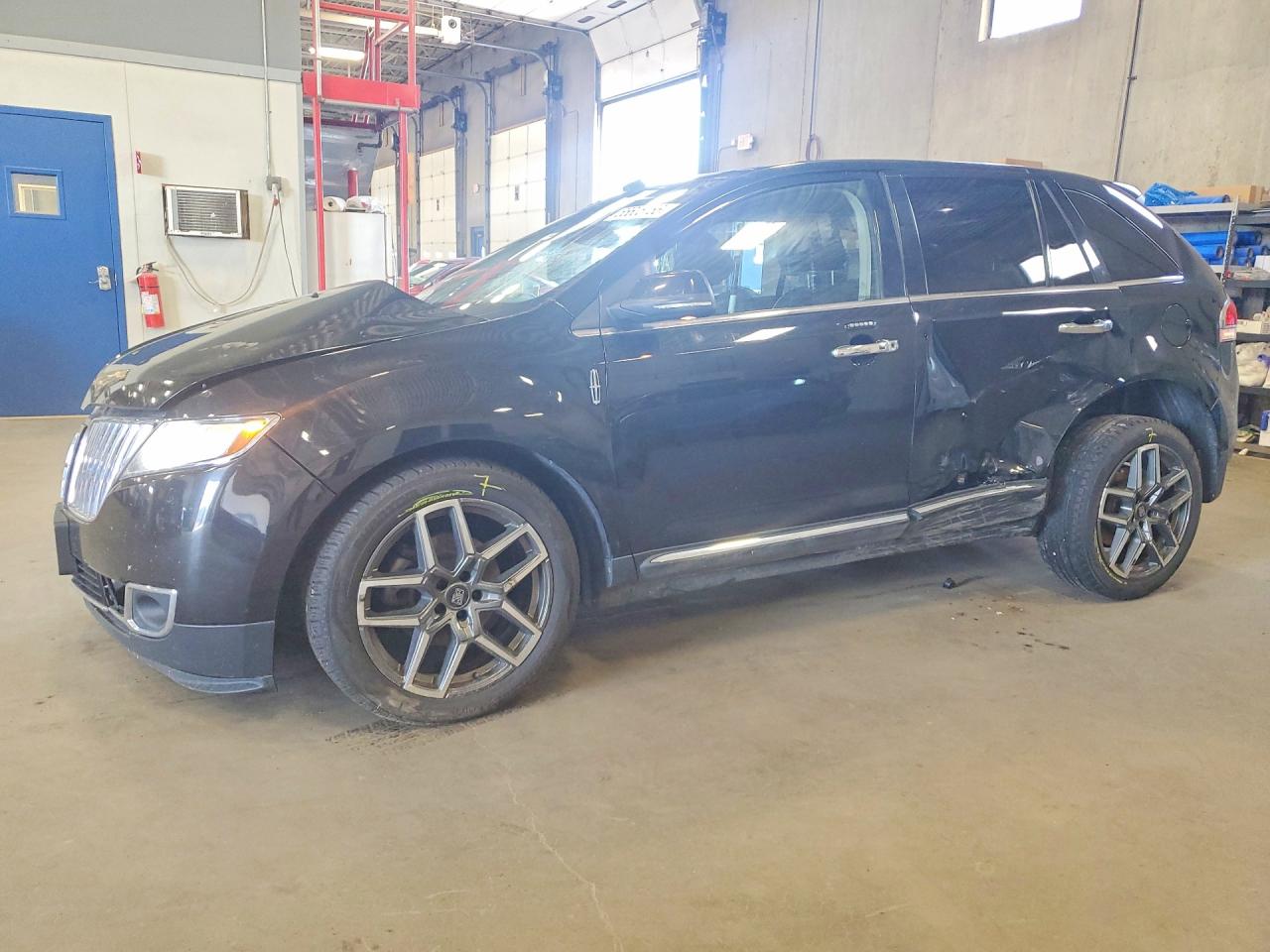 2013 Lincoln MKX, VIN 2LMDJ8JK3DBL18714 — Перед