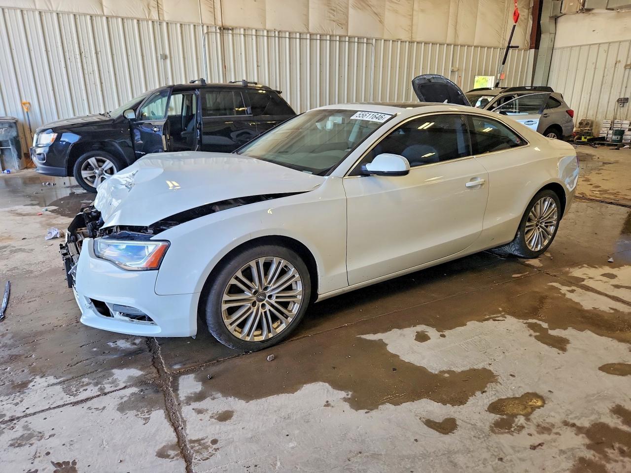 2013 Audi A5 Premium Plus, VIN WAULFAFR3DA054042 — Перед