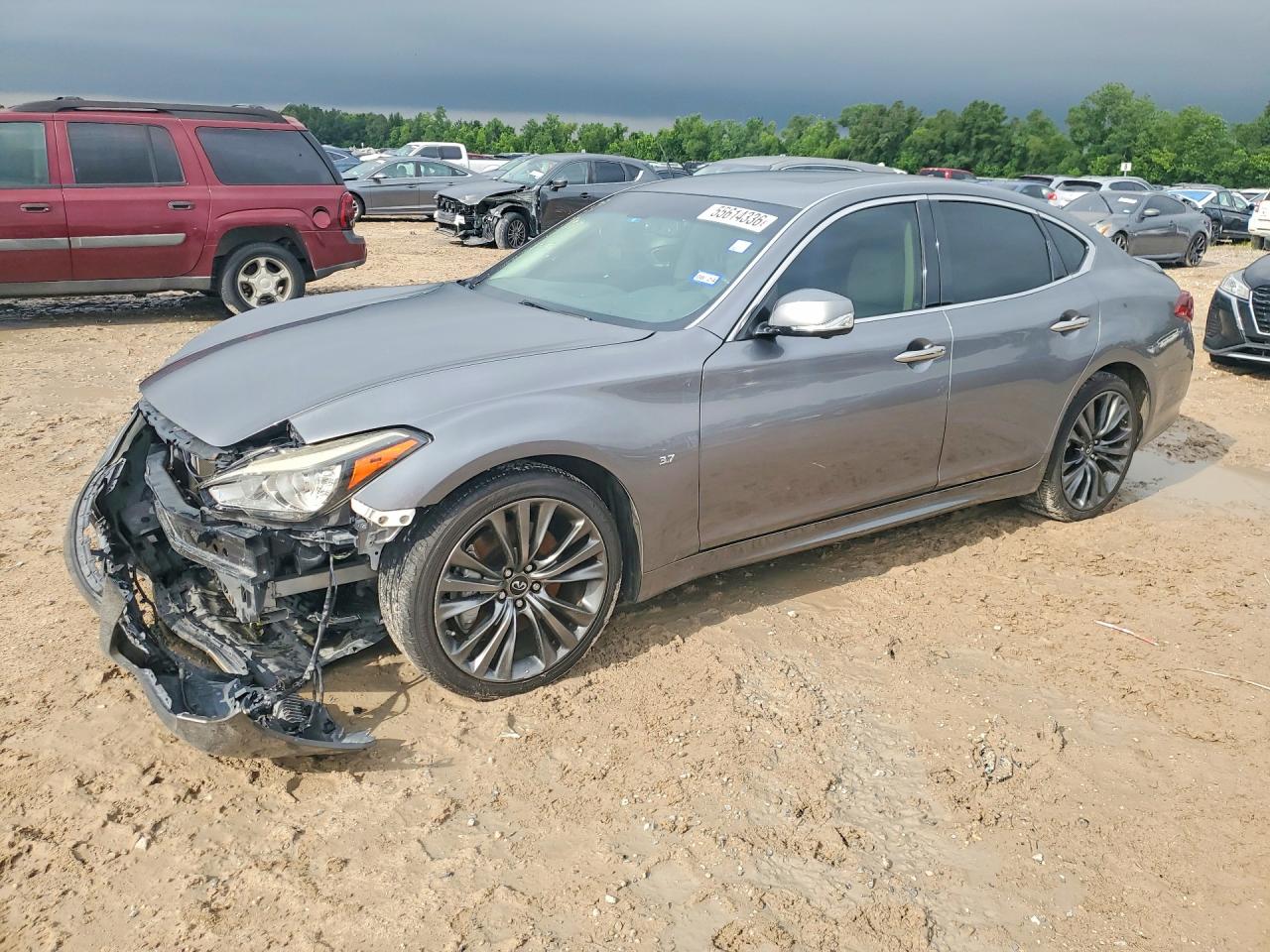 2018 Infiniti Q70 Luxe, VIN JN1BY1AP3JM180882 — Front end
