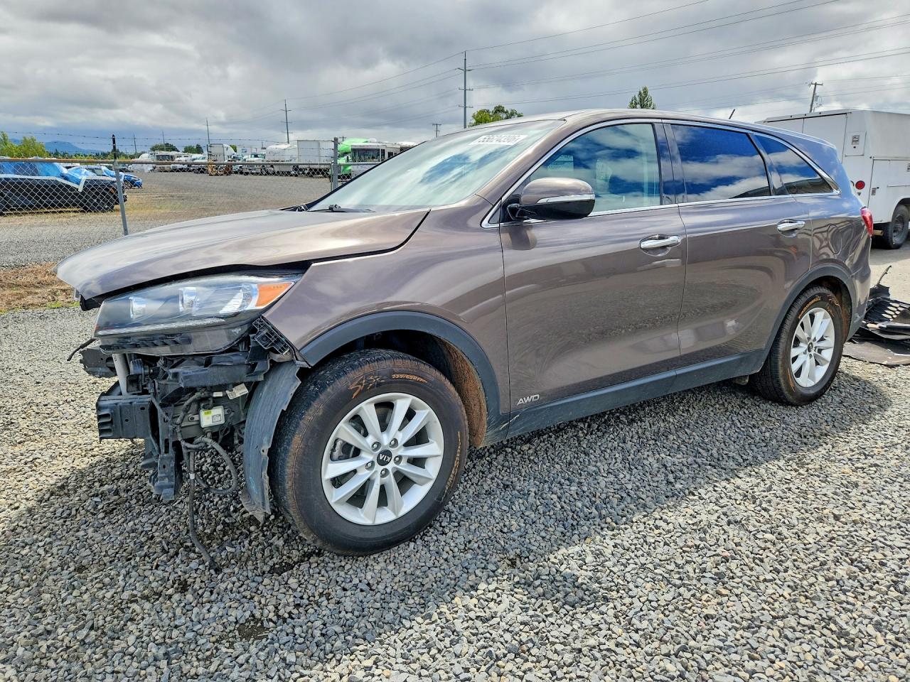 2019 Kia Sorento LX, VIN 5XYPGDA55KG567880 — Front end