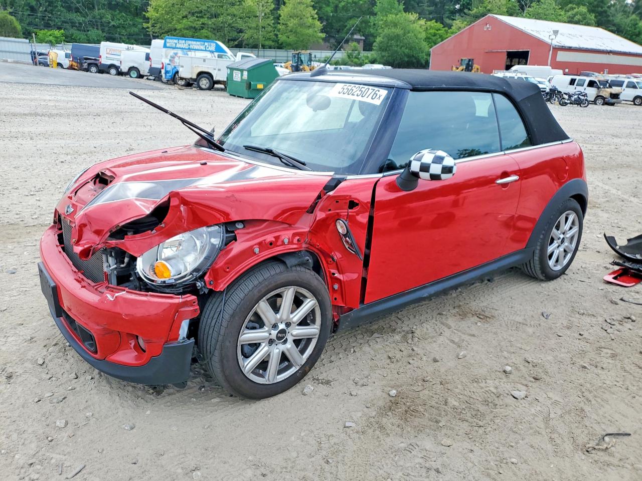 2013 MINI Convertible S, VIN WMWZP3C58DT550513 — Front end