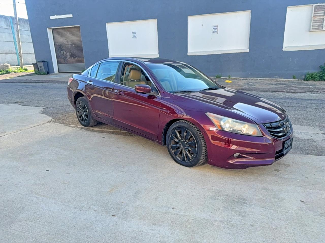 2011 Honda Accord EX-L, VIN 1HGCP3F83BA025786 — Prior damage history