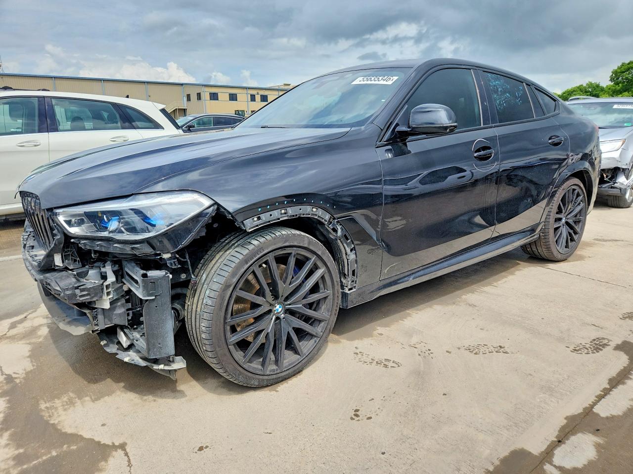 2020 BMW X6 xDrive40i, VIN 5UXCY6C06L9C89665 — Перед