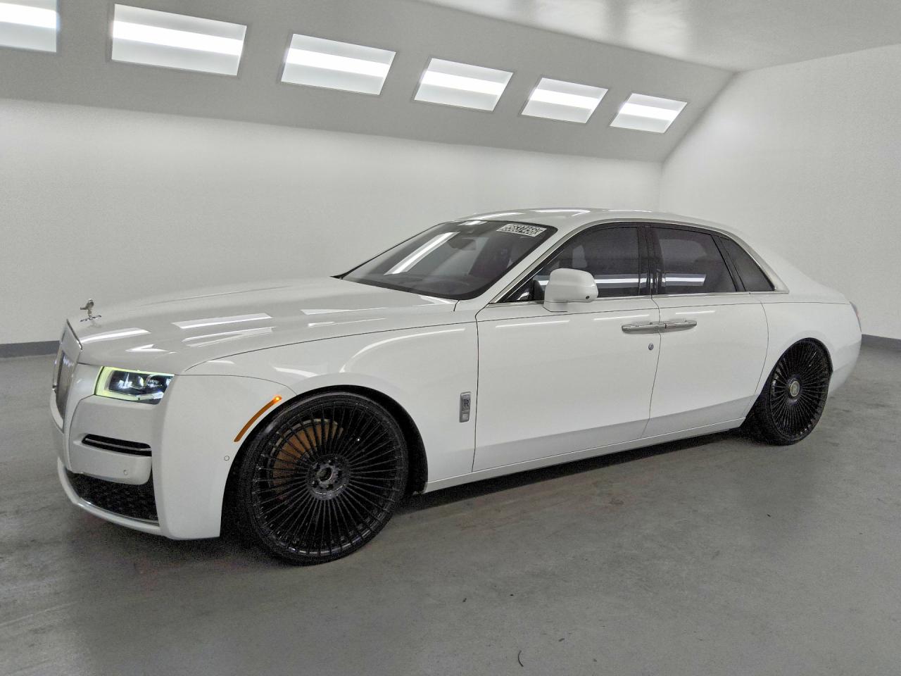 2021 Rolls-Royce Ghost, VIN SCATV0C06MU204382 — Undercarriage