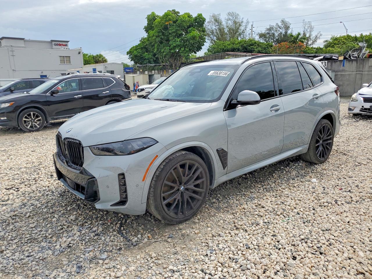 2025 BMW X5 xDrive40i, VIN 5UX23EU07S9X98498 — Бок