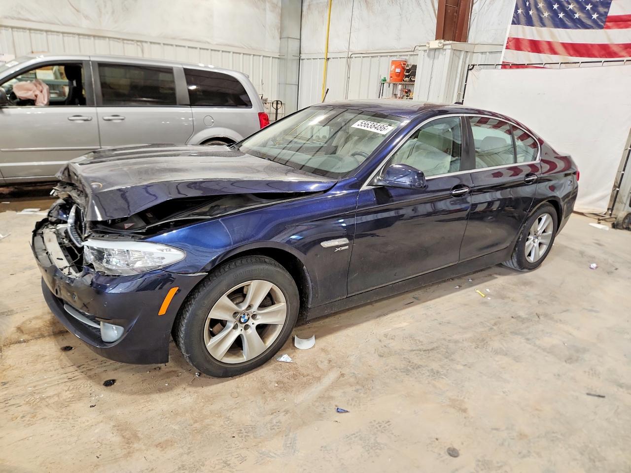 2012 BMW 5 Series 528i xDrive, VIN WBAXH5C54CDW03913 — Front end