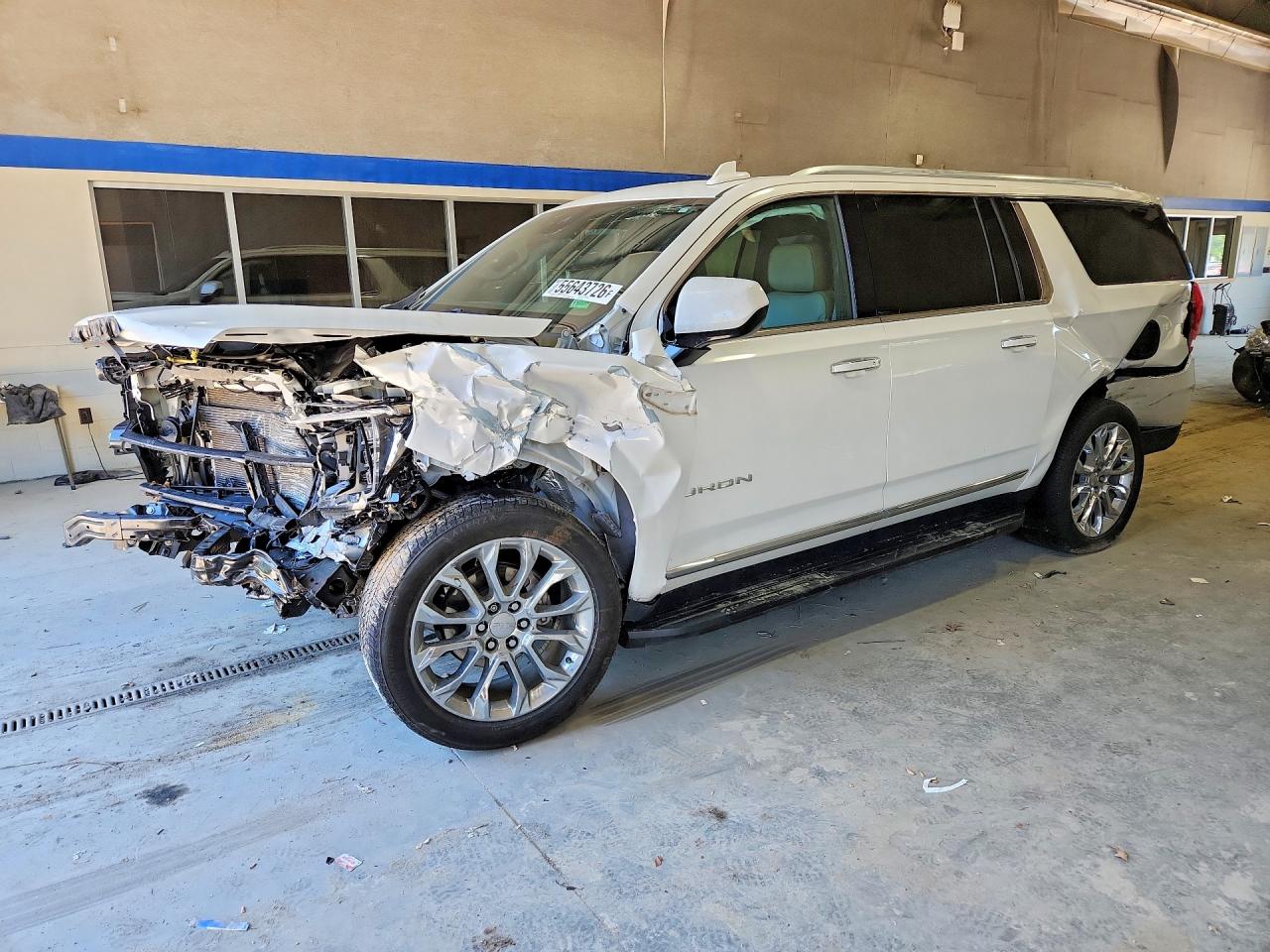 2023 GMC Yukon XL SLT, VIN 1GKS2GKD7PR121081 — Front end