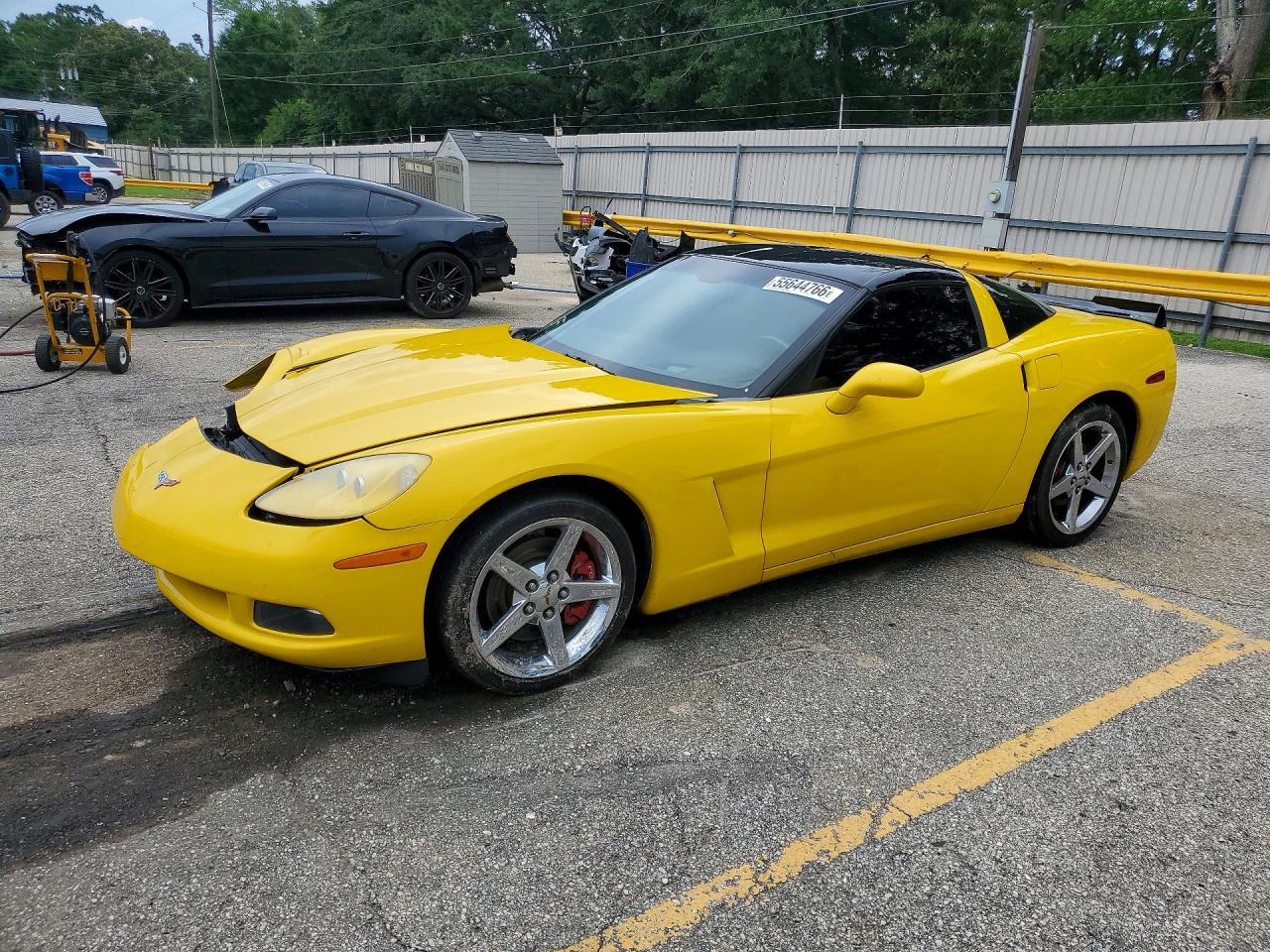 2008 Chevrolet Corvette, VIN 1G1YY26W885115438 — Front end