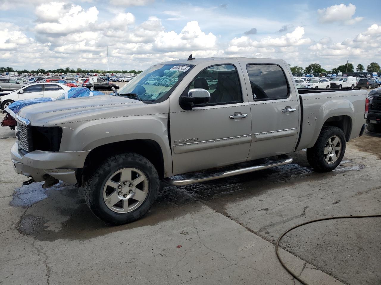 2008 GMC Sierra Denali, VIN 2GTEK638781163345 — Front end