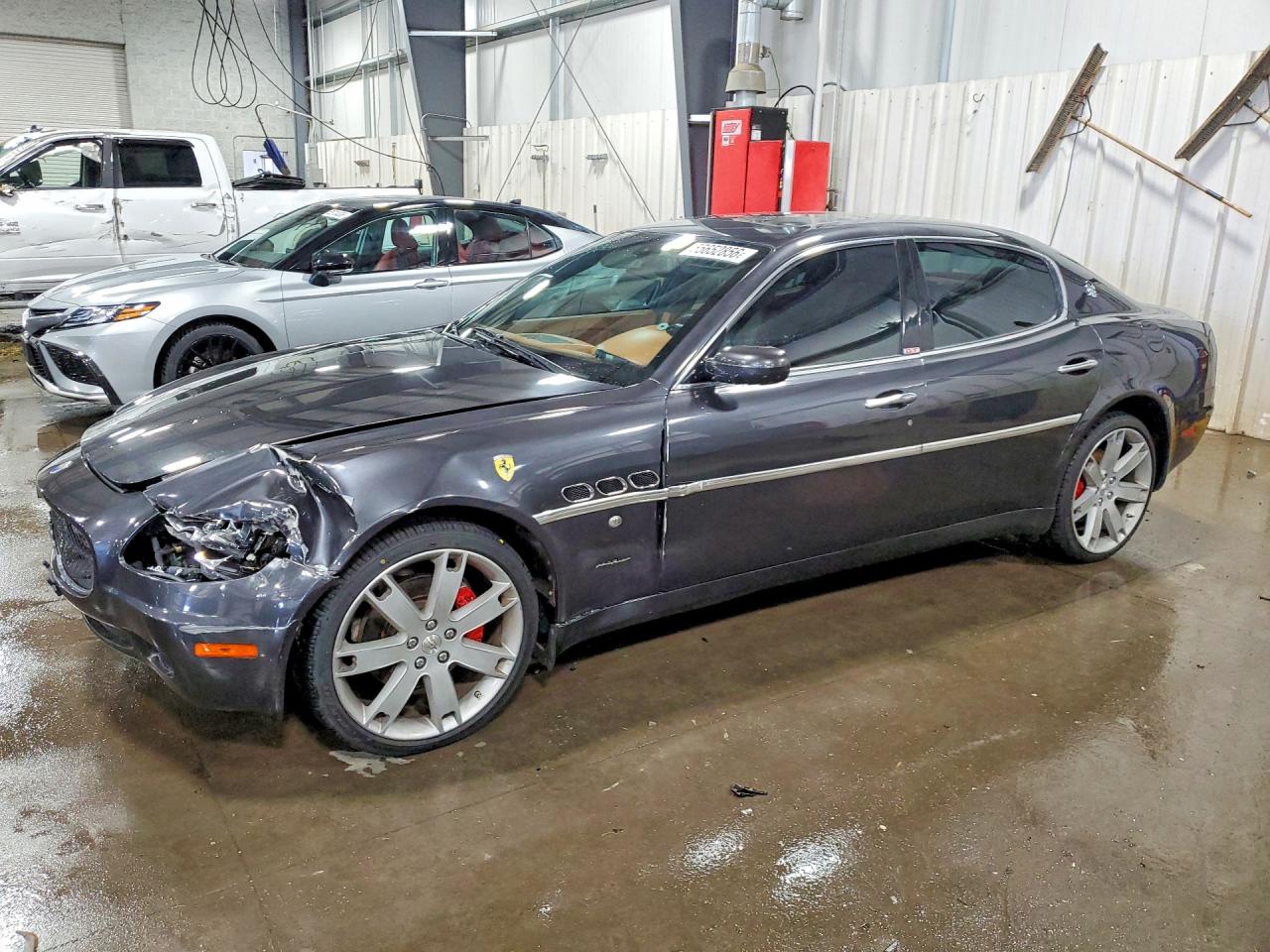 2007 Maserati Quattroporte, VIN ZAMFE39A970031505 — Front end