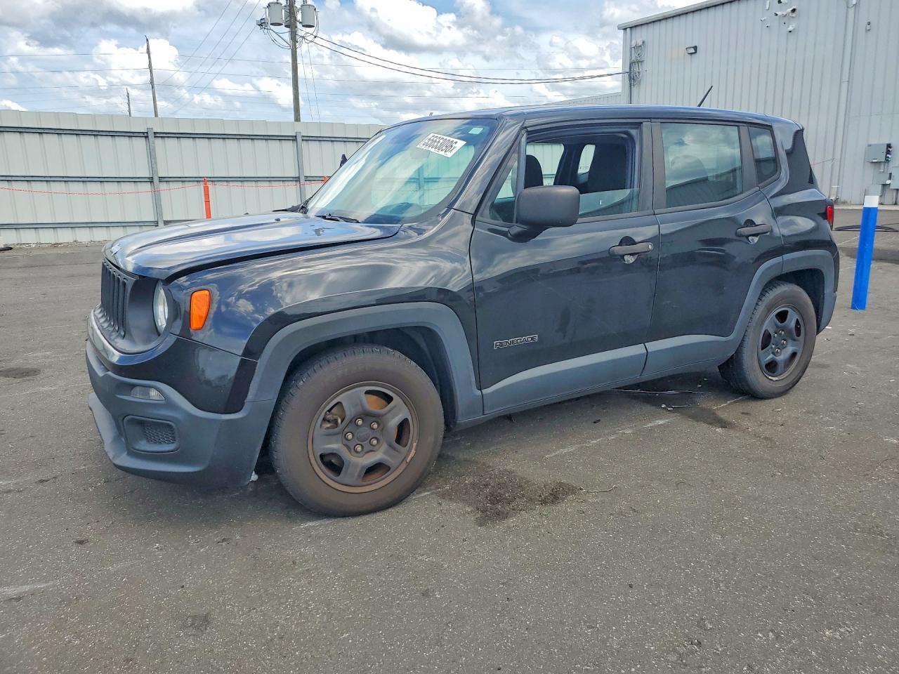 2017 Jeep Renegade Sport, VIN ZACCJAAB5HPF31149 — Зад