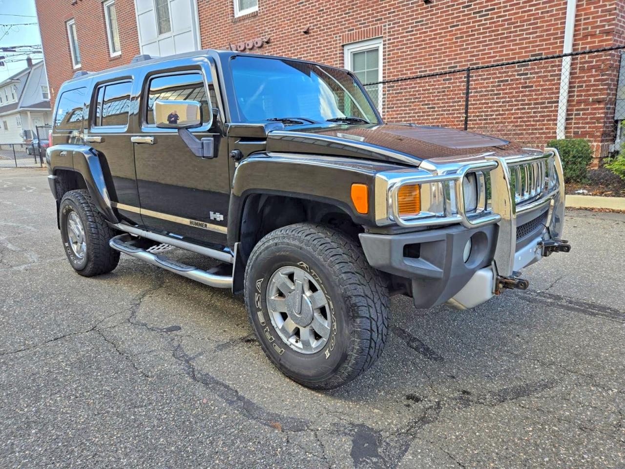 2009 Hummer H3 Alpha, VIN 5GTEN13L898106867 — Minor dents and scratches