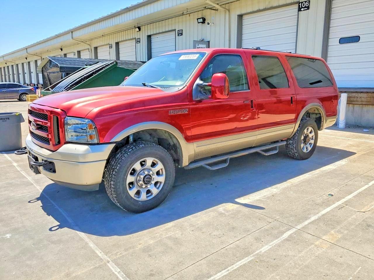 2005 Ford Excursion Eddie Bauer, VIN 1FMSU45PX5EA49500 — Minor dents and scratches