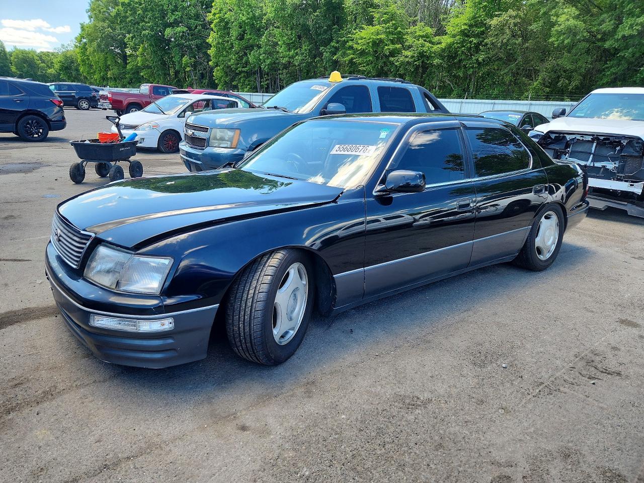 1995 Toyota Celsior, VIN UCF200050129 — Front end