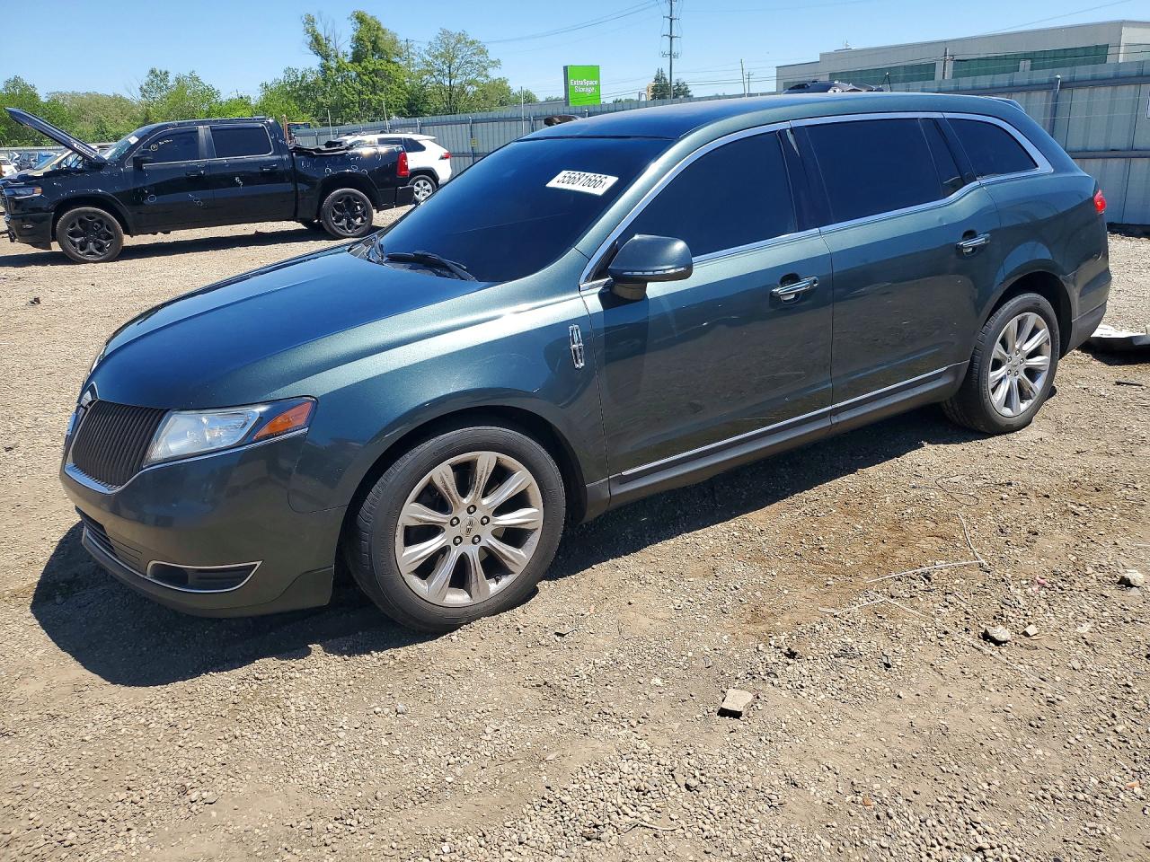 2015 Lincoln MKT EcoBoost, VIN 2LMHJ5AT8FBL03024 — Front end