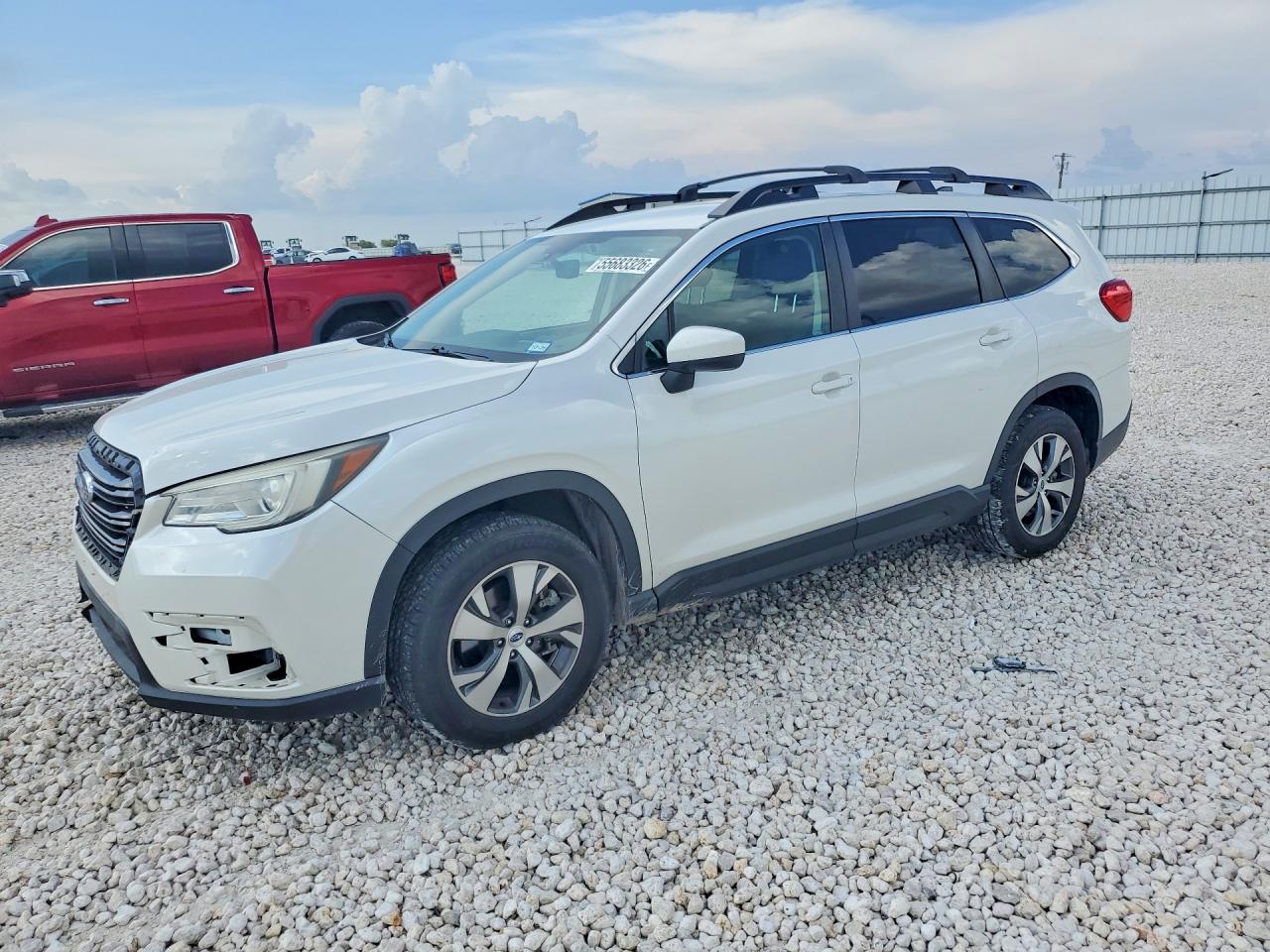 2021 Subaru Ascent Premium, VIN 4S4WMAFD7M3457631 — Front end