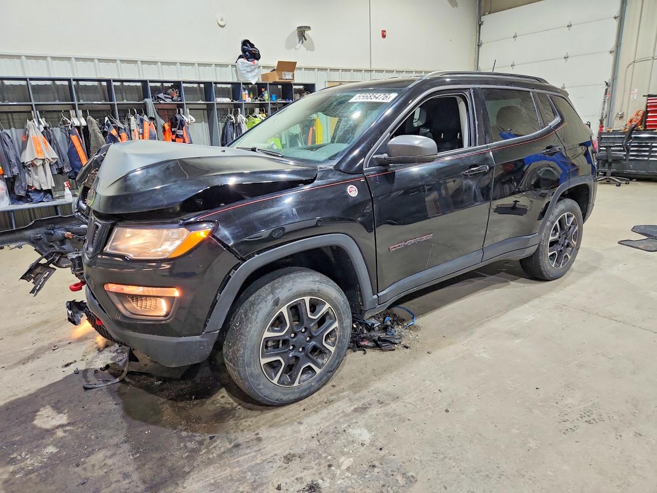 2020 Jeep Compass Trailhawk, VIN 3C4NJDDB7LT234648 — Front end