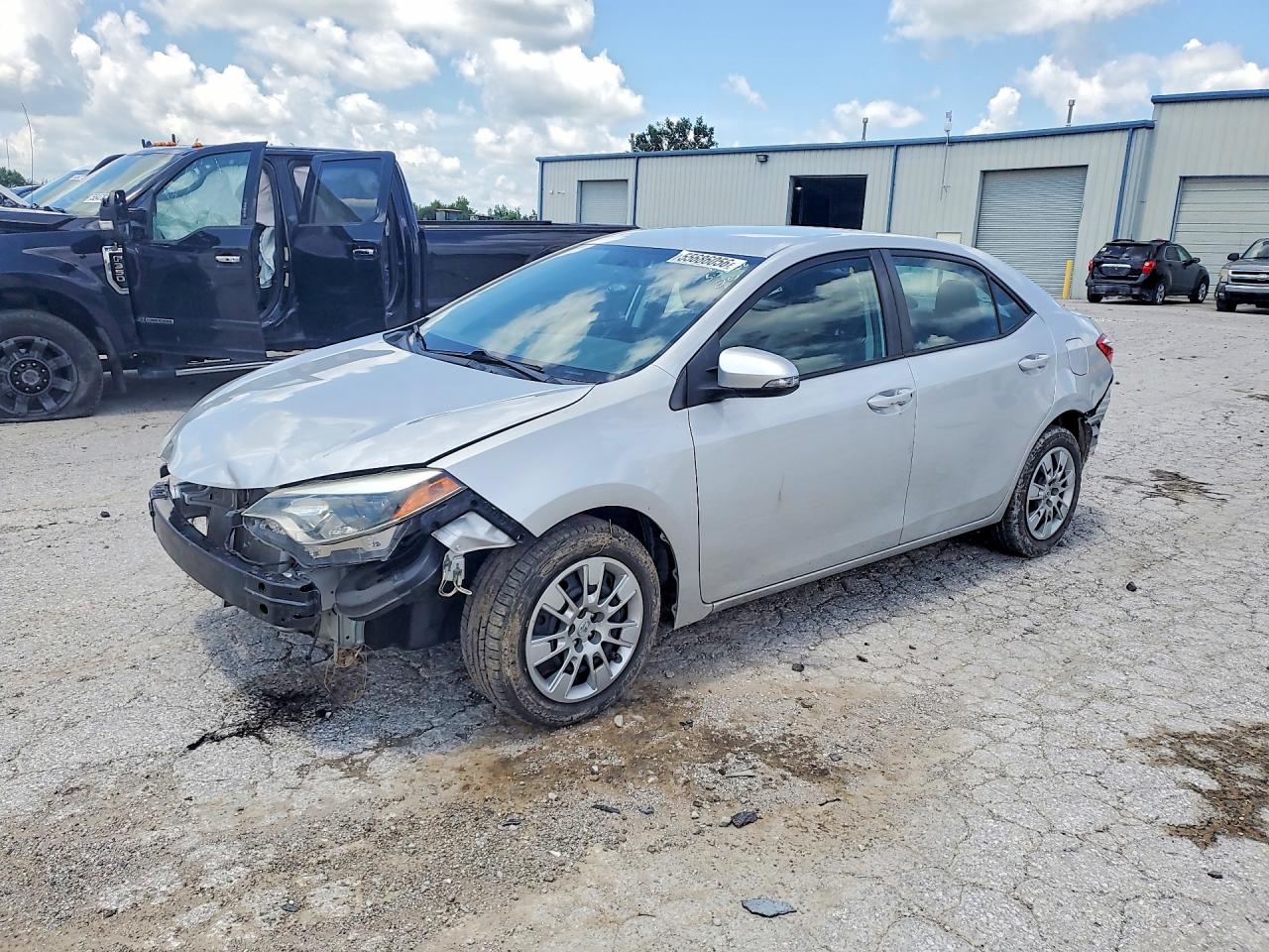 2016 Toyota Corolla S, VIN 2T1BURHE1GC631437 — Front end